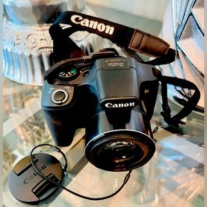 4.5 Review rating: CANON PowerShot SX530 HS
Digital Camera.